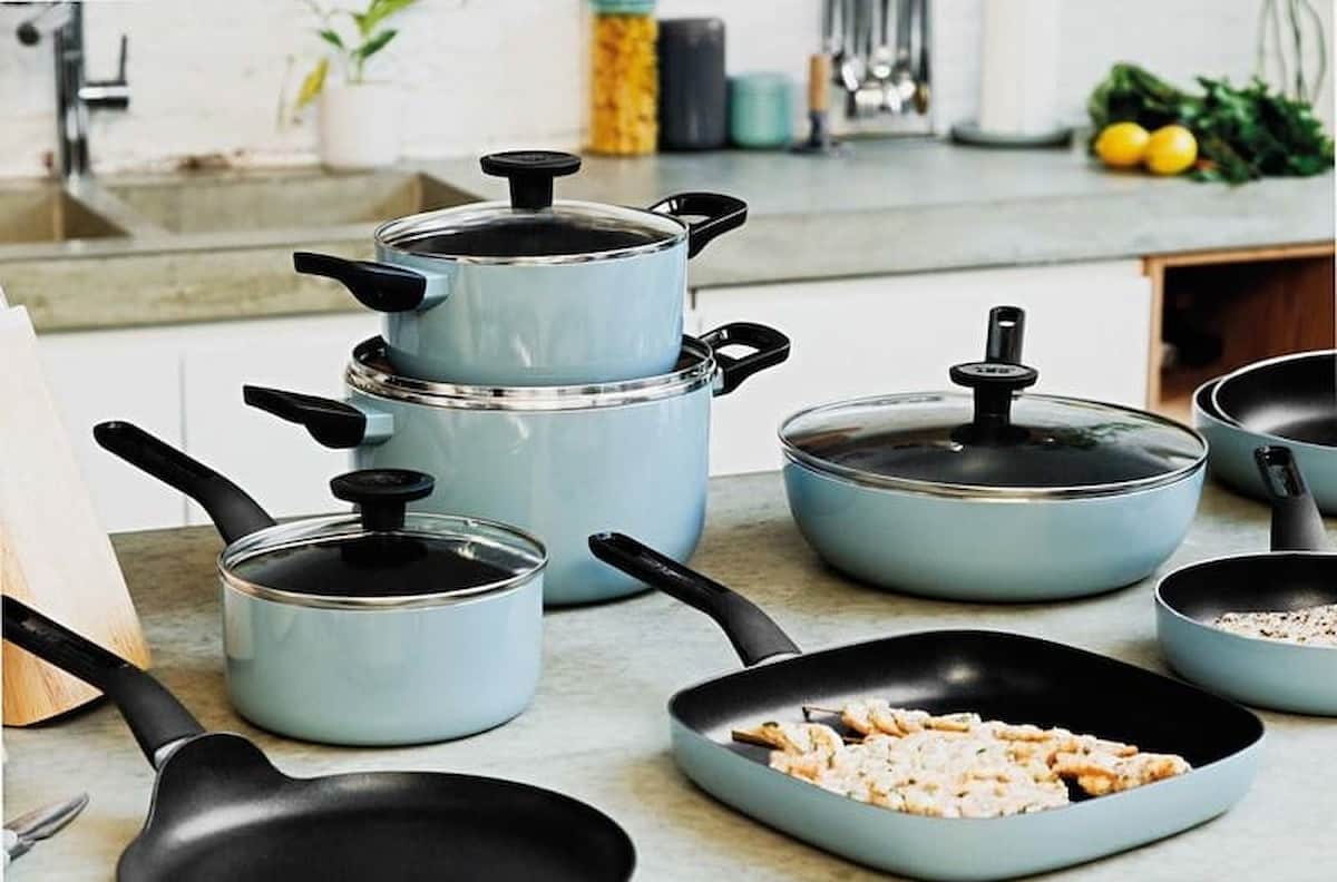 قابلمه چدن Pot جنس چدن گرانیت 7 10 پارچه رنگبندی متنوع