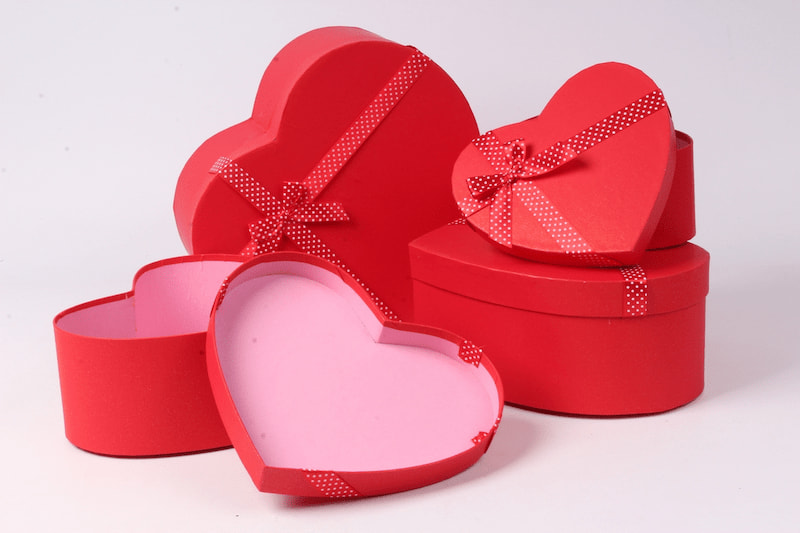 جعبه کادو قلبی کوچک (Gift box) خزدار آینه دار 2 جنس چوبی فلزی