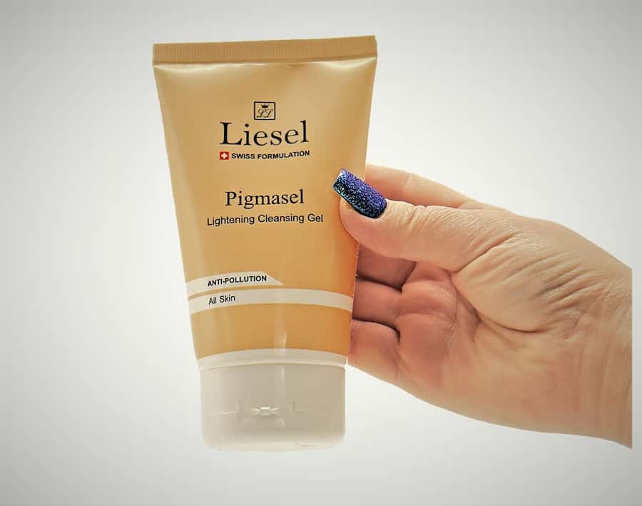 شوینده روشن کننده لایسل ؛ ژلی فومی 3 مزیت پاک کننده شفاف سازی و صاف شدن پوست