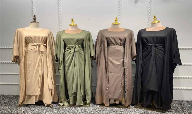 لباس مجلسی بلند پوشیده؛ 2 نوع یقه فانتزی نگین دار + جنس ساتن