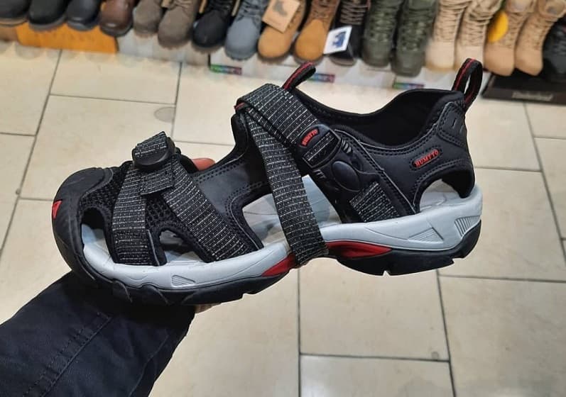 صندل مردانه هامتو؛ چرم مصنوعی ضد آب ضربه گیر جلو بسته عاج دار