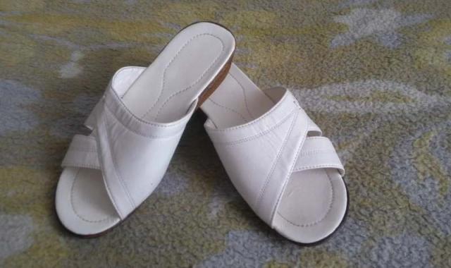 دمپایی طبی زنانه دکتر شول؛ جنس مواد مصنوعی درمان خار پاشنه