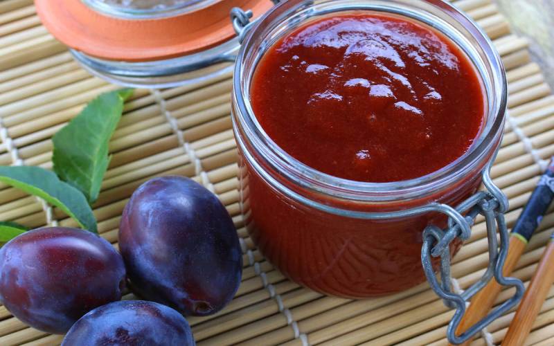 رب آلوچه جنگلی plum paste رنگ قرمز 2 طعم ترش ملس