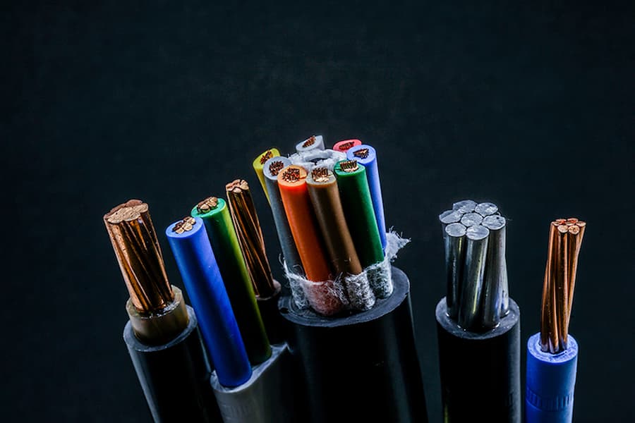 سیم و کابل سپهر البرز؛ جنس مس آلومینیوم عایق مقاومت بالا