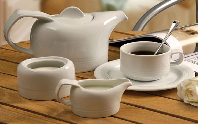 قوری چینی هتلی؛ سبک ظریف رنگ (سفید شیری صدفی)