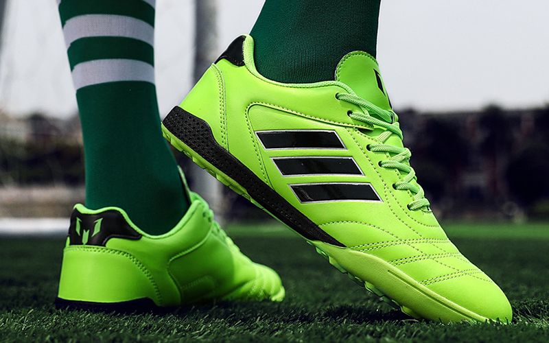 کفش ورزشی فوتسال ارزان؛ محکم بادوام تولید استاندارد