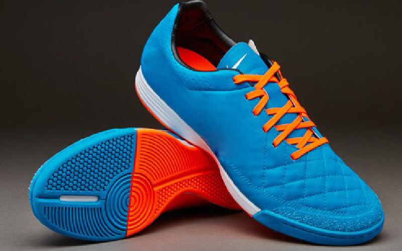 کفش ورزشی فوتسال نایک؛ سایز بندی استاندارد + طراحی مناسب