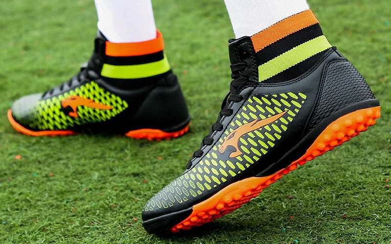 کفش ورزشی فوتسال؛ قالب استاندارد + نرم راحت