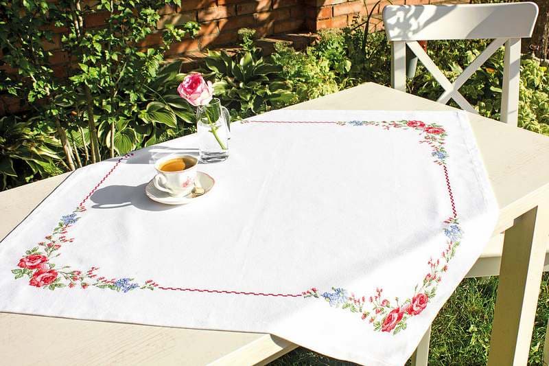 رومیزی گلدوزی شده؛ سنتی اصیل ایرانی جنس نخ پنبه کتان 5 برگی دسته ای