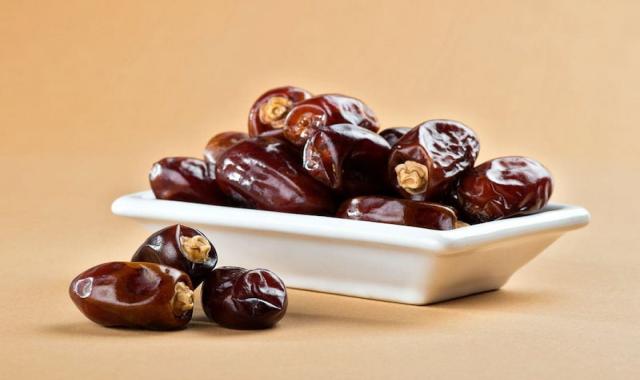 خرمای کبکاب بوشهر Date منبع غنی ویتامین مواد مغذی قند طبیعی