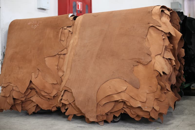 چرم طبیعی خام leather گاو بز گوسفند رنگ قهوه ای روشن تیره