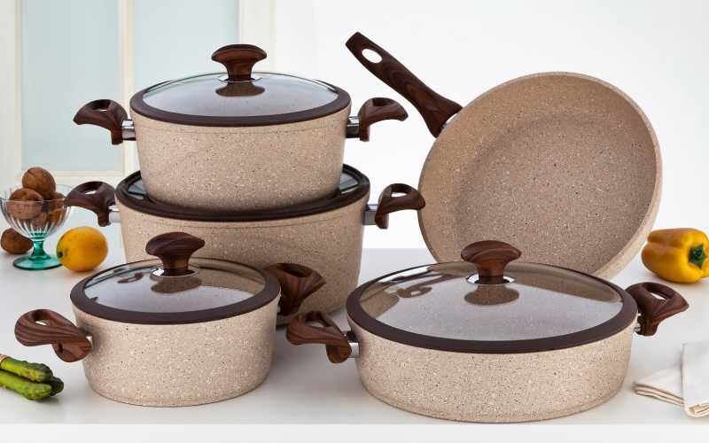 قابلمه چدن ماراتون (دیگ) نچسب 6 18 پارچه رنگ (سفید گلبهی مشکی)