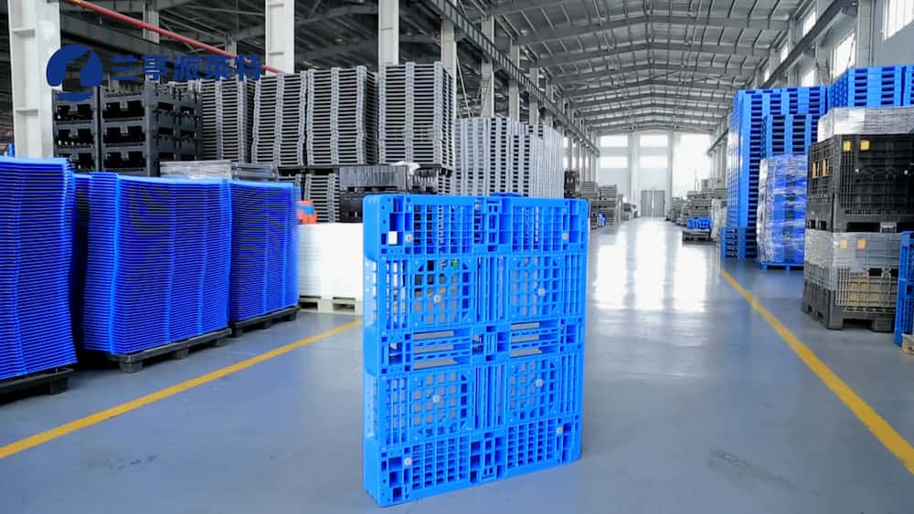 پالت پلاستیکی نو Plastic pallet کشویی پایه دار قابل حمل مقاومت بالا