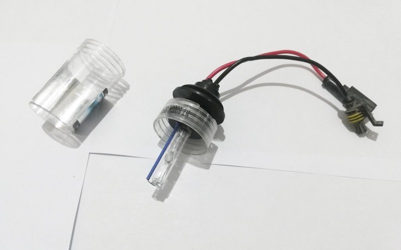 لامپ زنون لندکروز؛ پر نور 35 واتی رنگ (سبز نارنجی سفید)