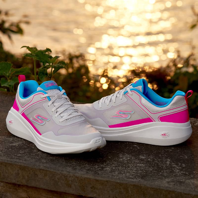 کفش اسکیچرز اصل مردانه؛ زیره طبی رنگبندی متنوع مناسب پیاده روی