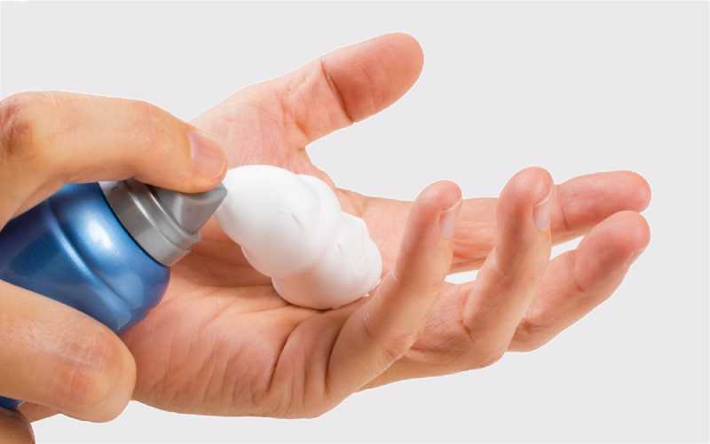 فوم شستشوی صورت؛ قوطی فلزی مناسب پوست خشک چرب حساس