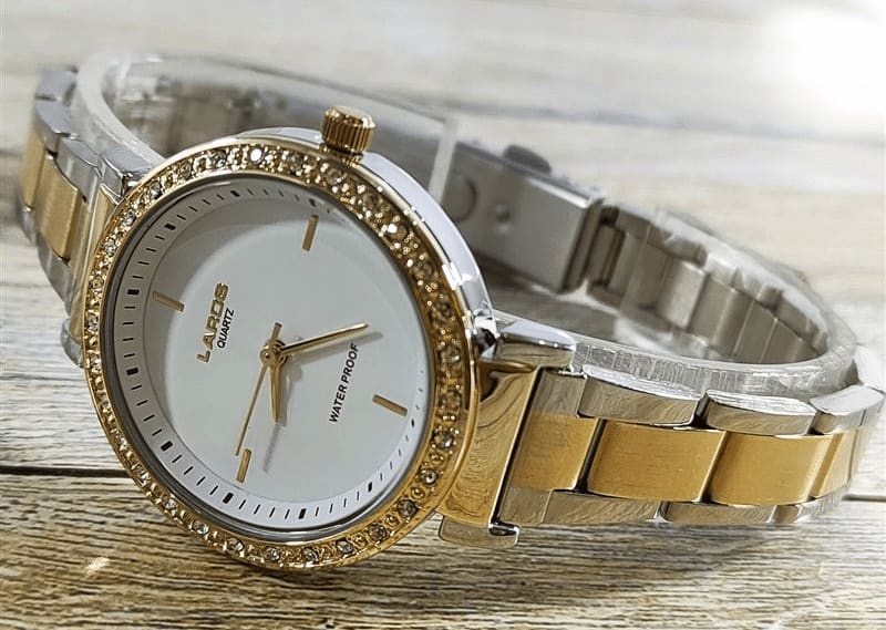 ساعت زنانه لاروس؛ استیل رنگ ثابت نقره ای طلایی ضد حساسیت خش