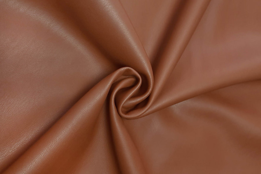 چرم پارچه؛ طبیعی بادوام رنگ (کرمی قهوه ای) 3 برند روما پرادا فندی