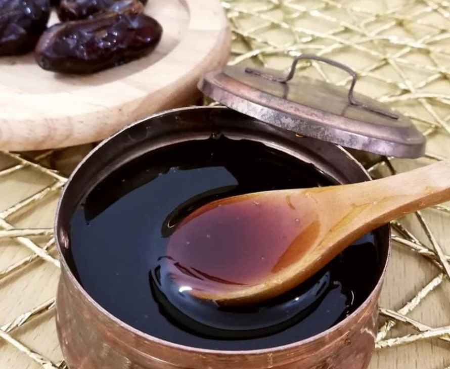 شیره خرما در کرمان؛ طبع گرما سنتی تقویت استخوان کم خونی