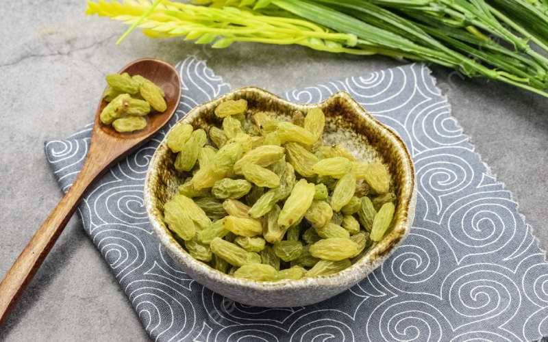 کشمش کاشمر؛ بازسازی سلول پوستی رفع عفونت حاوی مواد معدنی Vitamin D