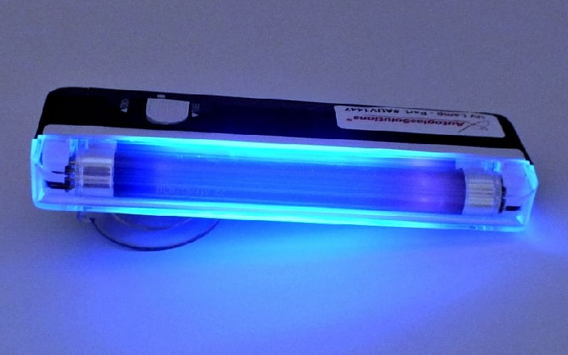 لامپ یو وی تست اسکناس؛ شناسایی پول تقلبی کاربرد (ضدعفونی کننده آب ستاره شناسی)