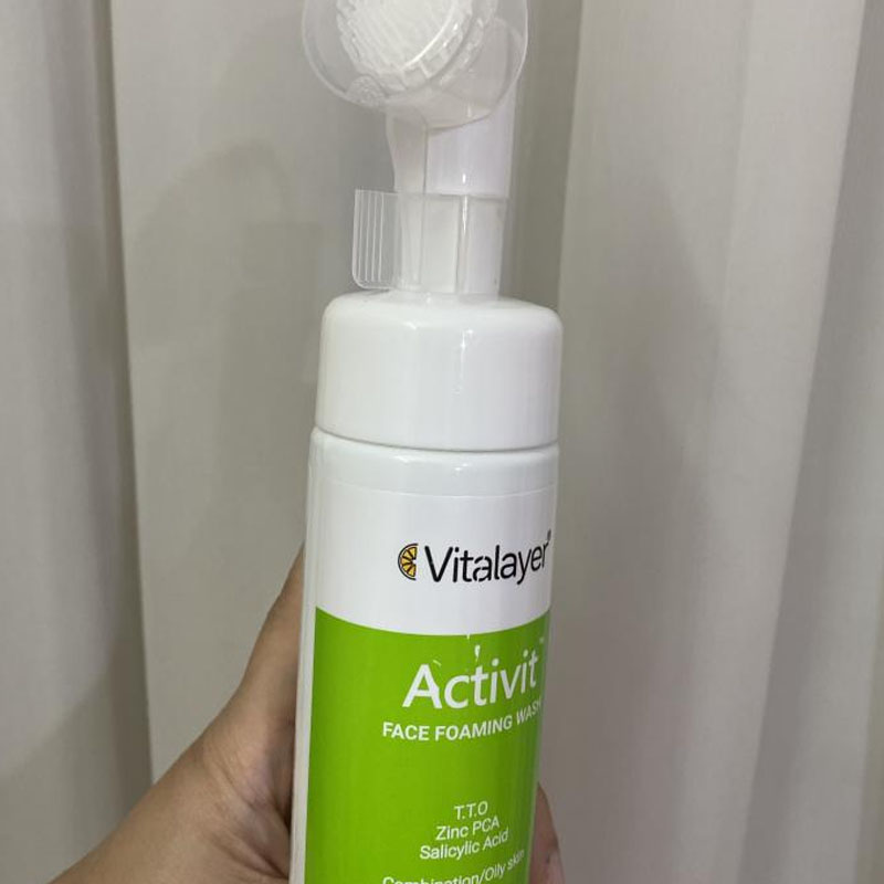 فوم شستشوی صورت ویتالیر اکتی ویت (شوینده فومی) مرطوب شدن پوست