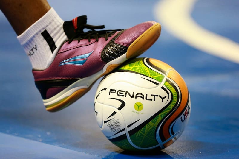 کفش فوتسال جوما (کتانی) چرم مصنوعی سبک انعطاف پذیری بالا