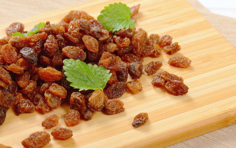 کشمش آفتابی 1401؛ ارگانیک طبع گرم حاوی فیبر ویتامین A