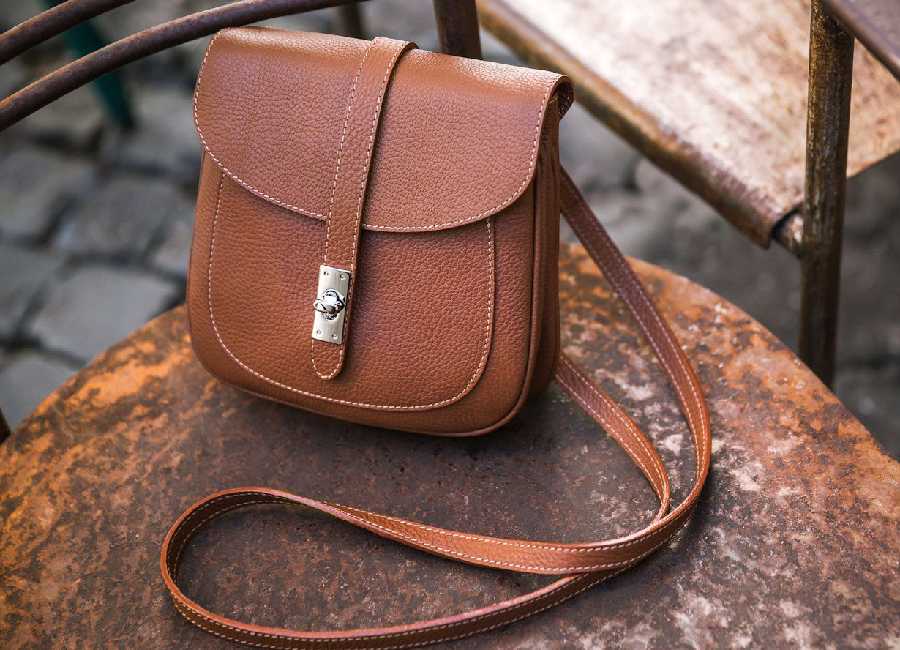 کیف چرم؛ طبیعی مصنوعی مدل دوشی دستی رنگ (مشکی قهوه ای)