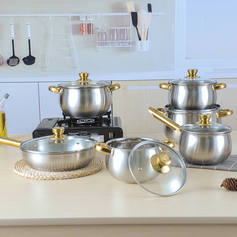 قابلمه کاسیو دسته طلایی؛ نسوز ضخیم سبک نقره ای براق مات