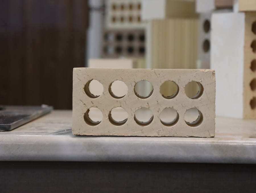 آجر لفتون؛ مقاوم برابر ضربه مناسب دیوار چینی brick