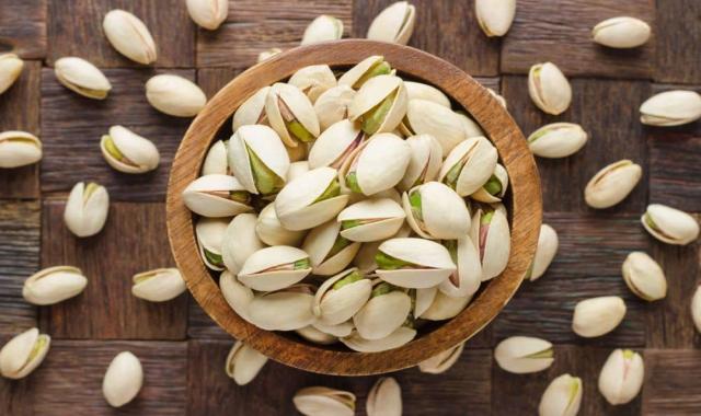 پسته اکبری به روز؛ خام شور طبع گرم خشک کاهش وزن درمان دیابت
