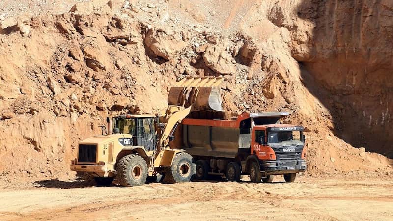 خاک نسوز اباده؛ مقاومت 1500 درجه سانتیگراد تولید (کاشی سرامیک آجر نسوز)