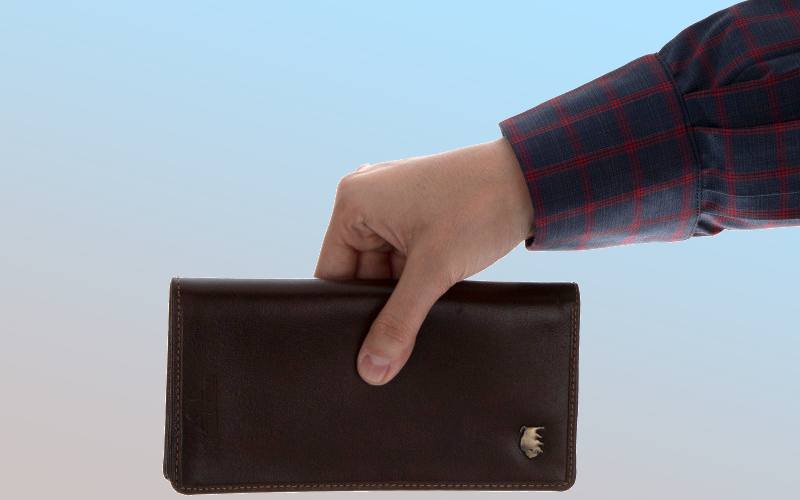 کیف پول مارک بوفالو؛ چرم گاوی مناسب آقایان بانوان دارای 11 جای کارت