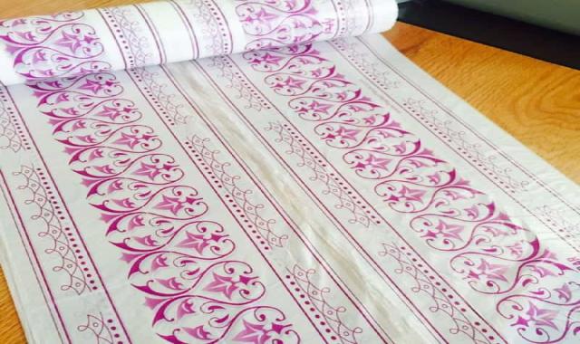 سفره یکبار مصرف یاس؛ شیشه ای پلاستیکی درجه یک عرض 110 سانتی متر