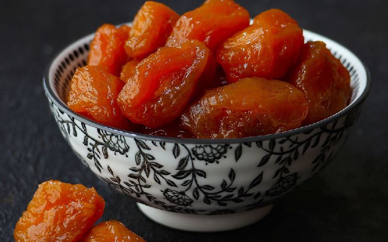 آلو بخارا ترش؛ کنترل کلسترل خون سم زدایی حاوی آهن کلسیم Vitamin