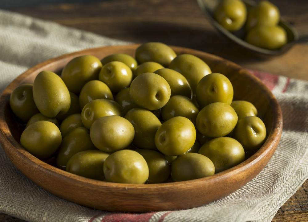 زیتون سبز در شیراز؛ هسته دار بدون هسته سلامت قلب کبد کاهش وزن