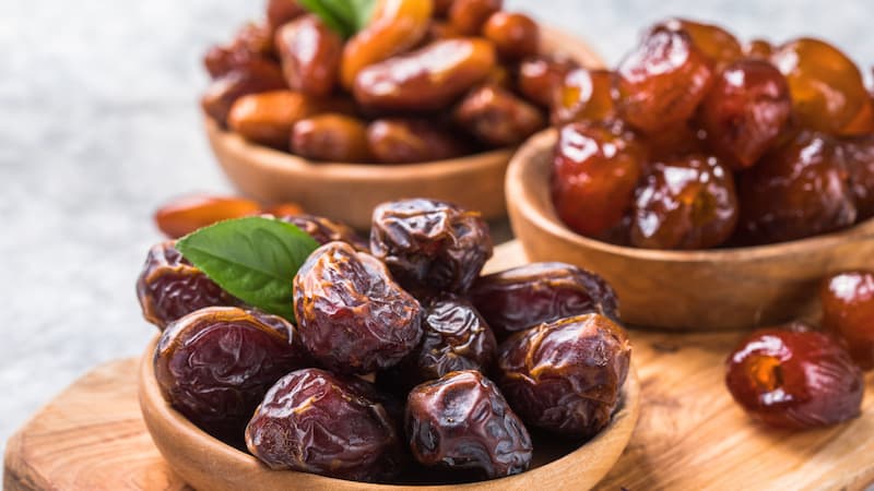 خرما در یزد؛ زرد قهوه ای پوست نازک طبع گرم Date