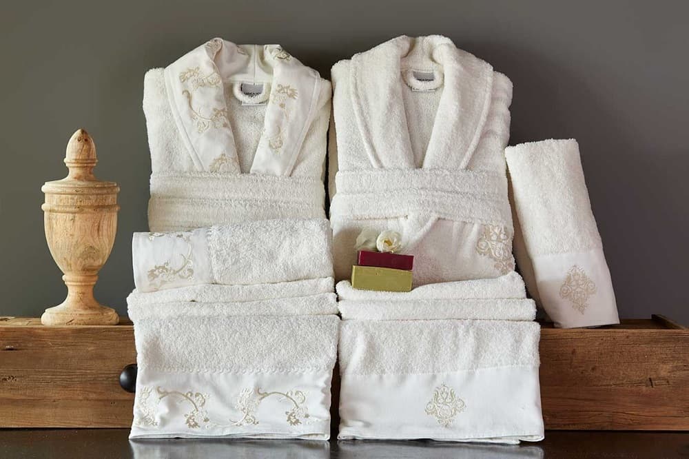 حوله تن پوش پرستیژ؛ گلدوزی شده لطیف بدون پرز ماندگاری بالا