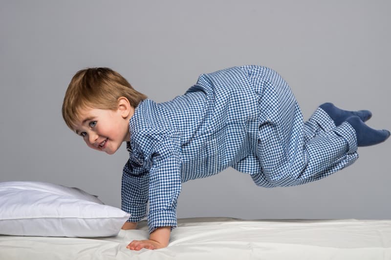 لباس خواب بچه گانه؛ نخی جلو بسته دکنه دار طرح شخصیت کارتونی