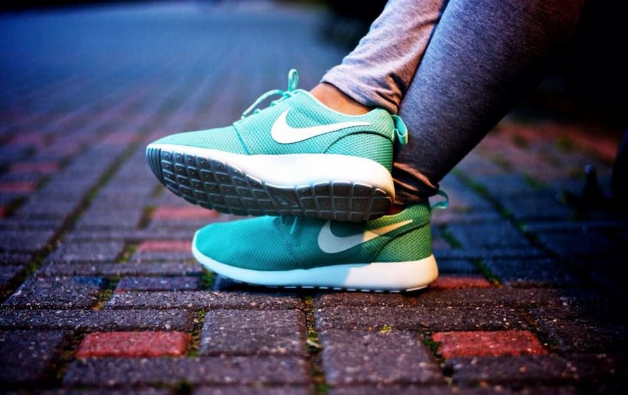 کتونی نایک؛ مشکی سفید قرمز سبز آبی سبک منعطف Nike