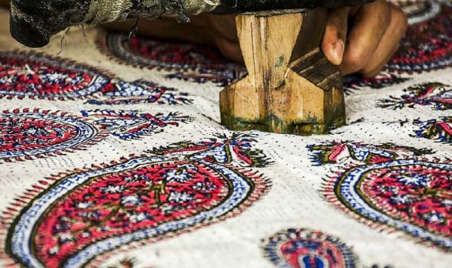 سفره قلمکار اصفهان؛ کتان کرباکس ابریشم مفتال طرح هخامنشی مینیاتوری