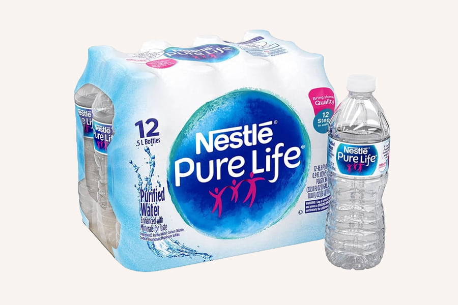 آب معدنی نستله؛ حاوی کلسیم منیزیم سدیم بسته بندی پلاستیکی