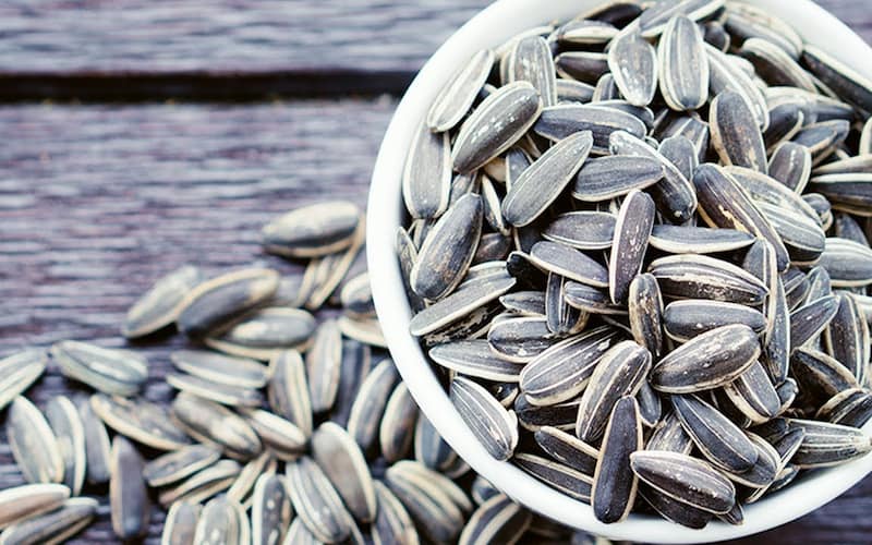 تخمه آفتابگردان فله؛ سیاه سفید حاوی پروتئین Vitamin E