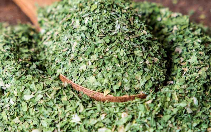 سبزی خشک در اصفهان؛ تازه خوش عطر ماندگاری بالا بهبود بیماری قلبی