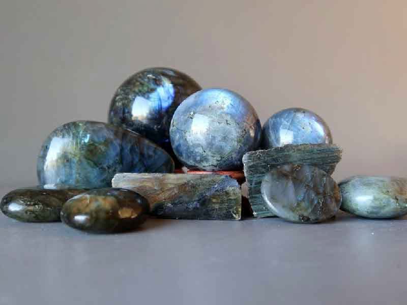 سنگ قیمتی لابرادوریت؛ آبی سبز یشمی پدیده لابرادورسنسی صاف Labradorite
