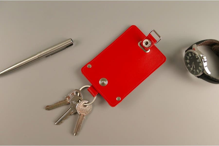 جاکلیدی کیفی چرم؛ زنانه مردانه در 3 رنگ سفید مشکی قهوه ای