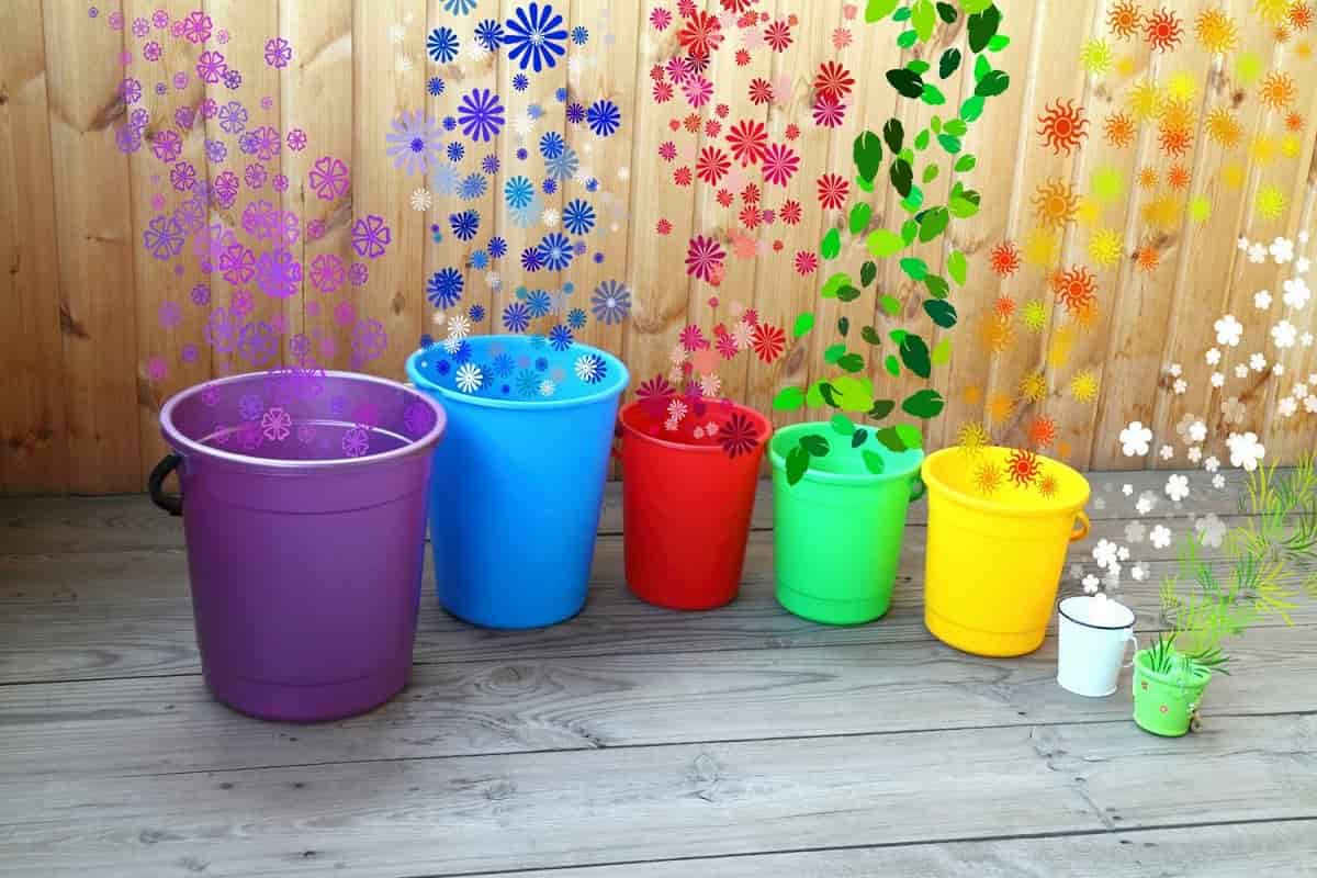 گلدان پلاستیکی سایز کوچک؛ سبک دارای رنگبندی سایز متنوع