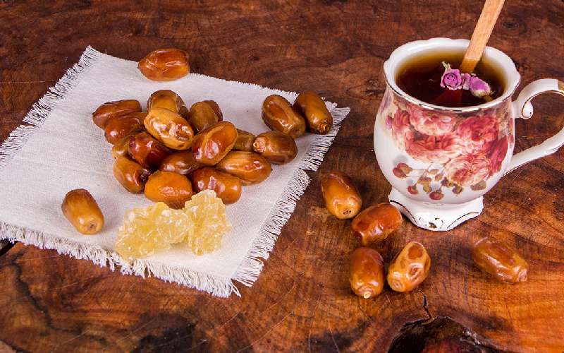 خرما خشک در تهران؛ پیارم زاهدی ربی طبع گرم خشک فیبر بالا