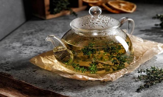 دمنوش آویشن کوهی (آزربه) کلسیم آهن منیزیم فسفر طبع گرم خشک